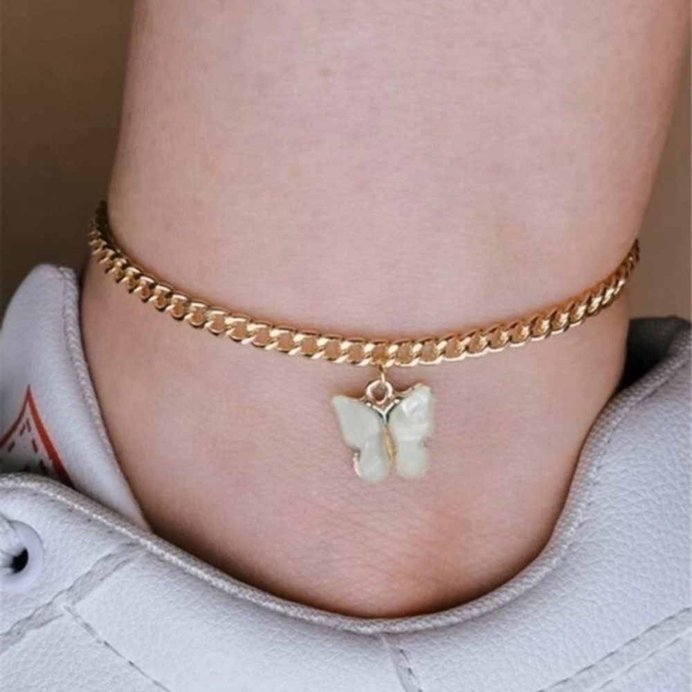 3/$30 💛 Butterfly Pendant Anklet